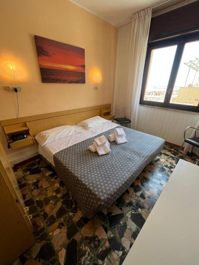 Hotel Aurora Marina di Cecina Exterior photo