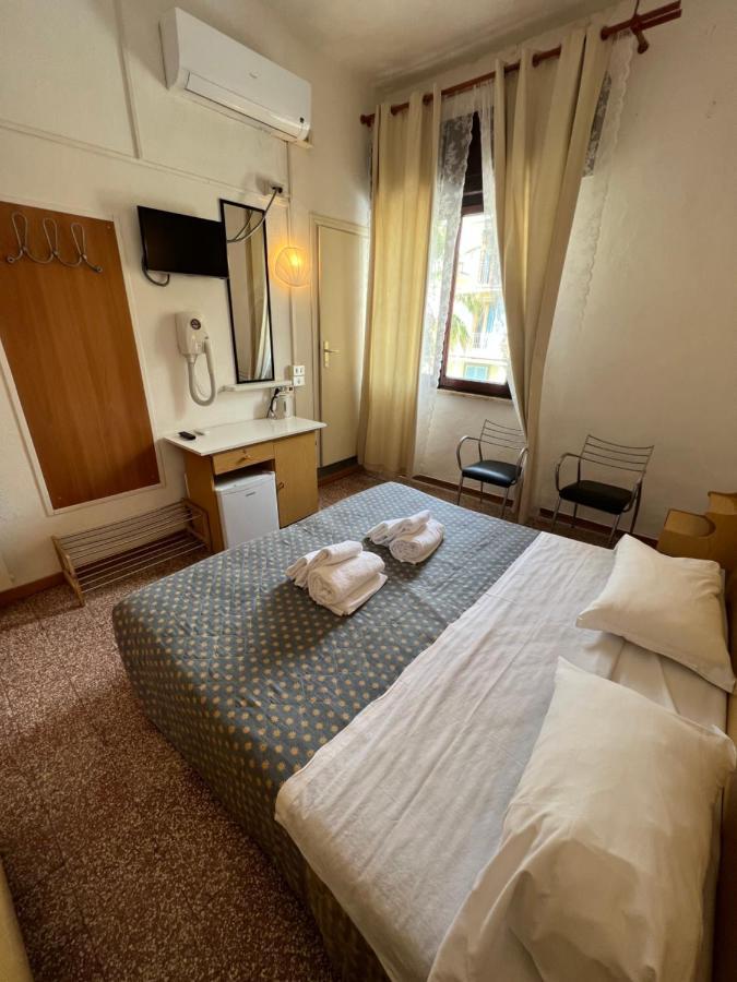 Hotel Aurora Marina di Cecina Exterior photo