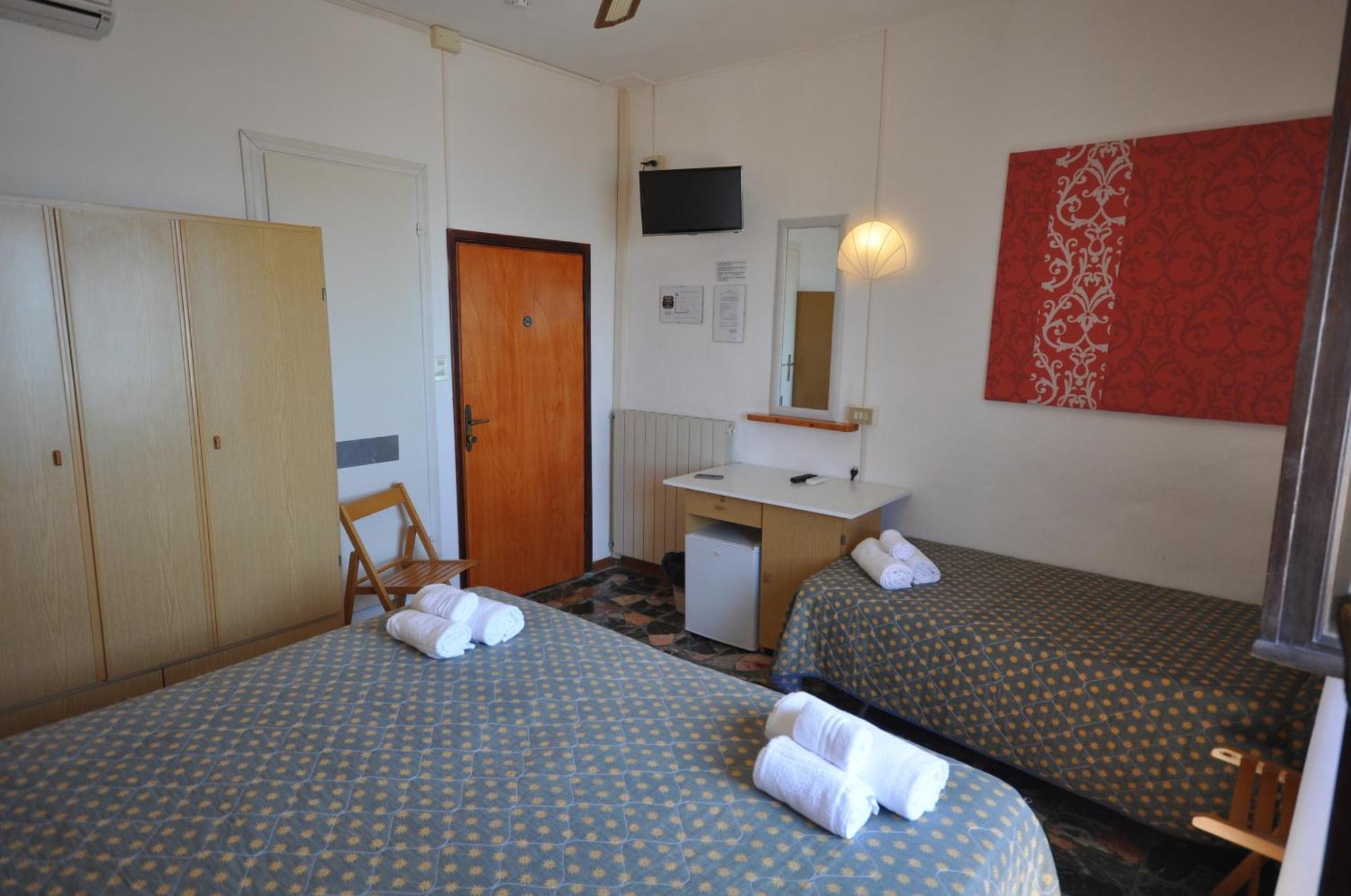 Hotel Aurora Marina di Cecina Exterior photo