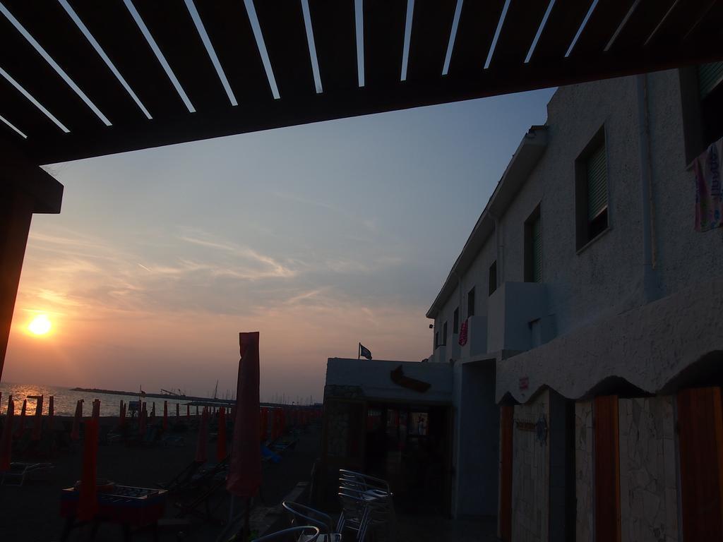 Hotel Aurora Marina di Cecina Exterior photo
