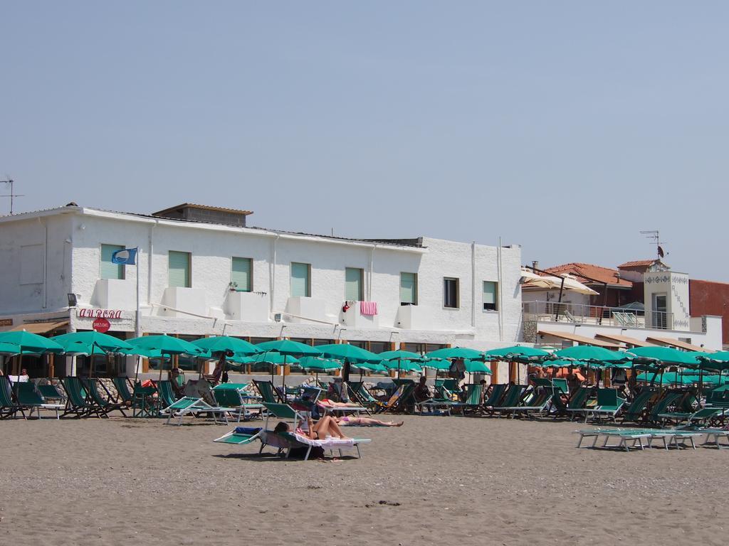 Hotel Aurora Marina di Cecina Exterior photo