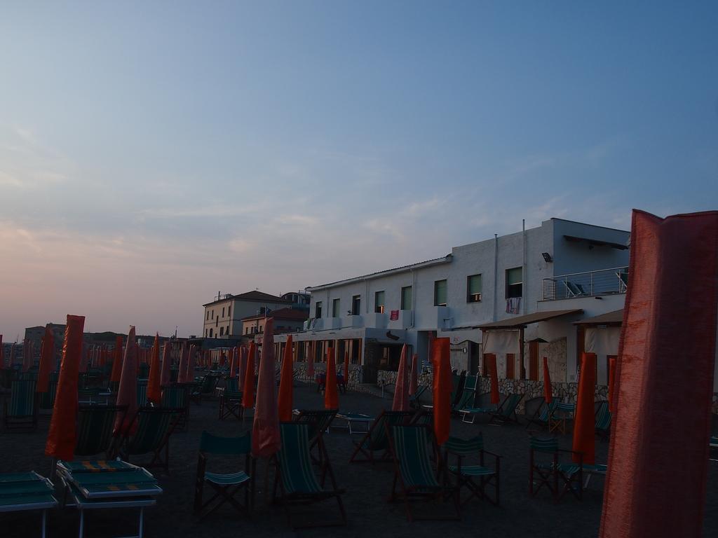 Hotel Aurora Marina di Cecina Exterior photo