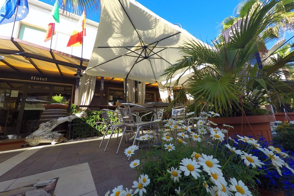 Hotel Aurora Marina di Cecina Exterior photo